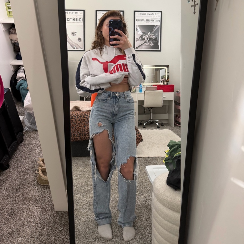 PACSUN RIPPED JEANS / XS (SIZE 22 i think)